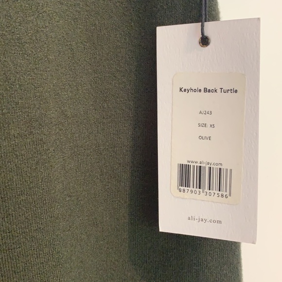 NWT Olive Green Cutout Keyhole Back Turtle Dress - Picture 3 of 5